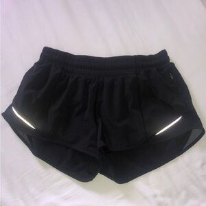 Lululemon hotty hot 2.5 shorts black